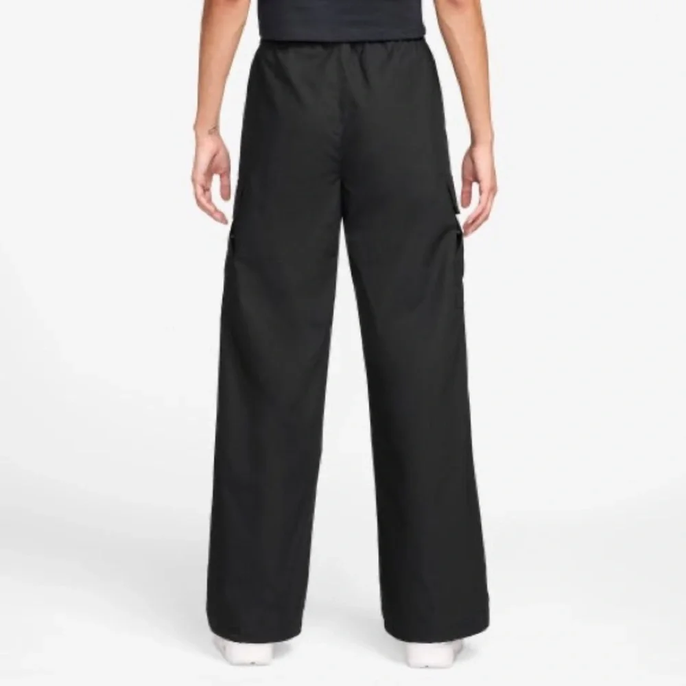 Nike size Medium cargo pants brand new w tags - Picture 7 of 7
